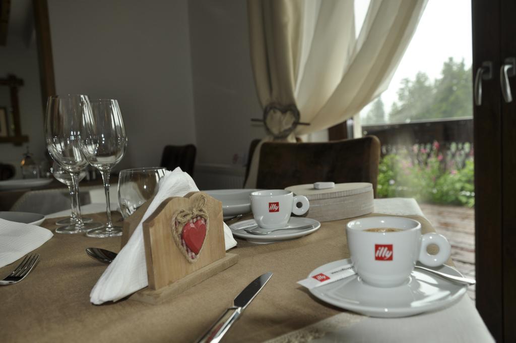 La Monitori Hotel Sinaia Ruang foto