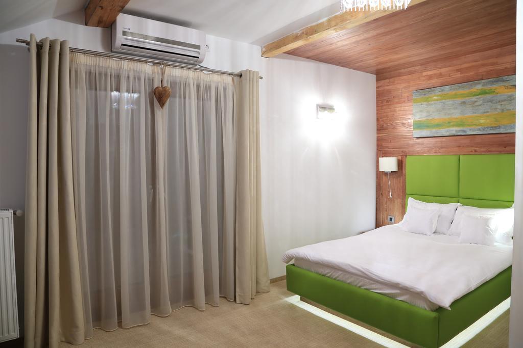 La Monitori Hotel Sinaia Ruang foto