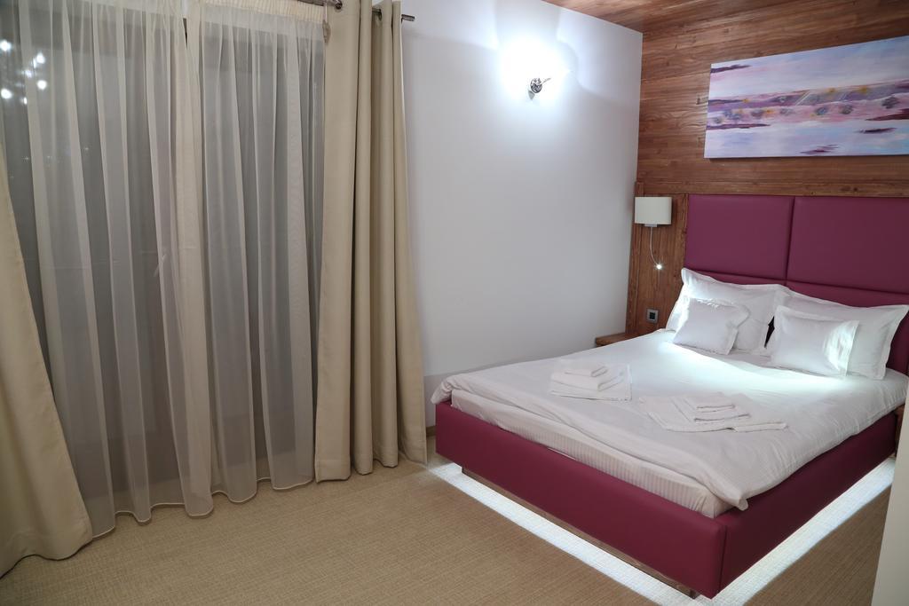 La Monitori Hotel Sinaia Ruang foto